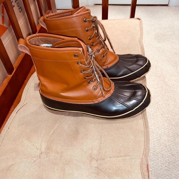 Classic Waterproof Duck Boots. - Picture 4 of 12